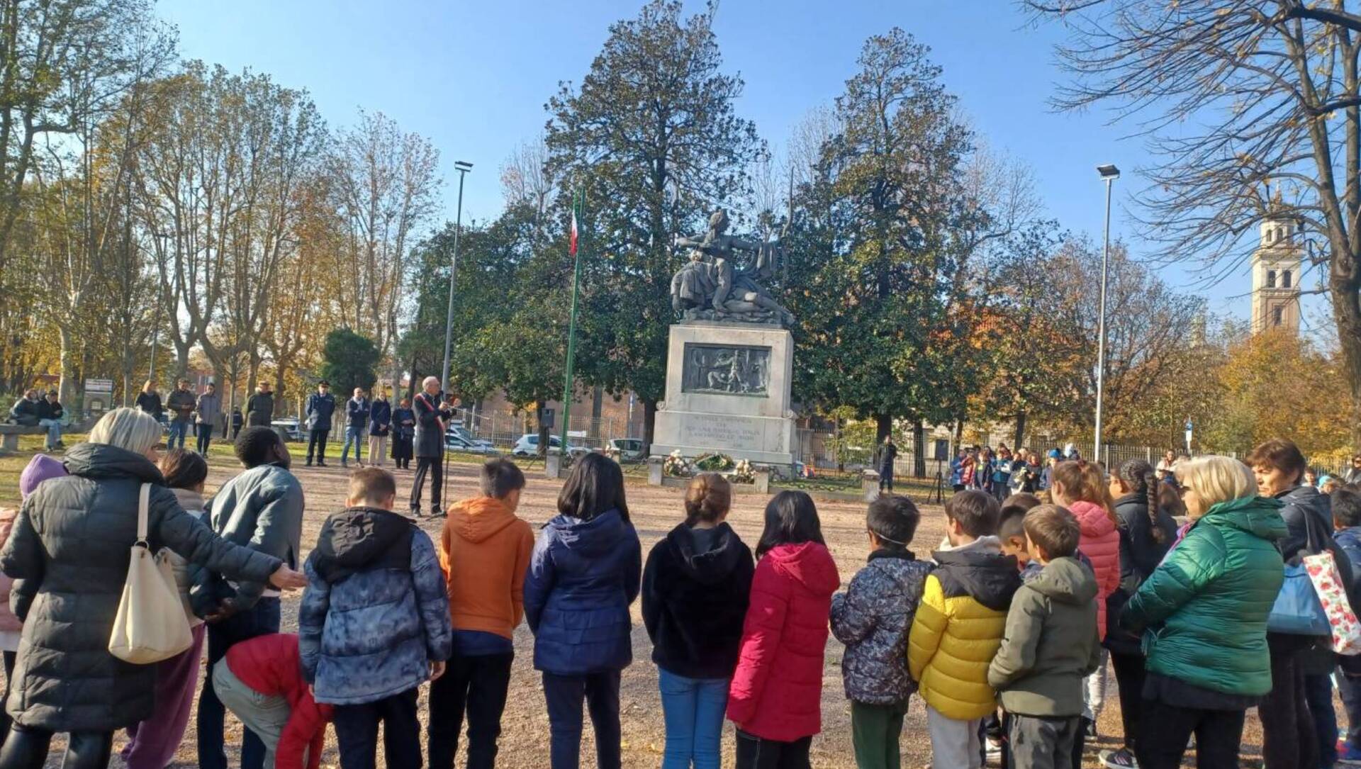 Inaugurata con la scuola Vittorino da Feltre la nuova piazza Vittorio Veneto
