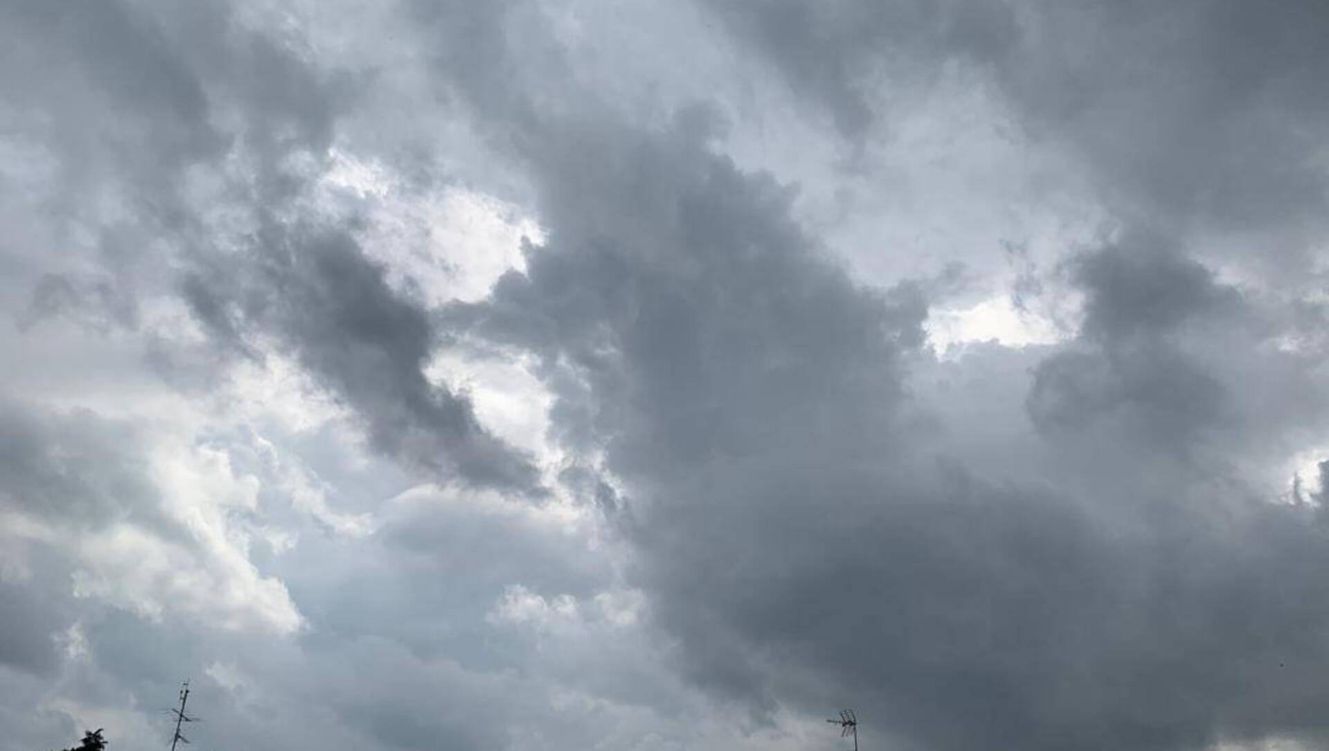 Meteo Saronno, qualche grado in meno ma niente pioggia (al massimo qualche nuvola)