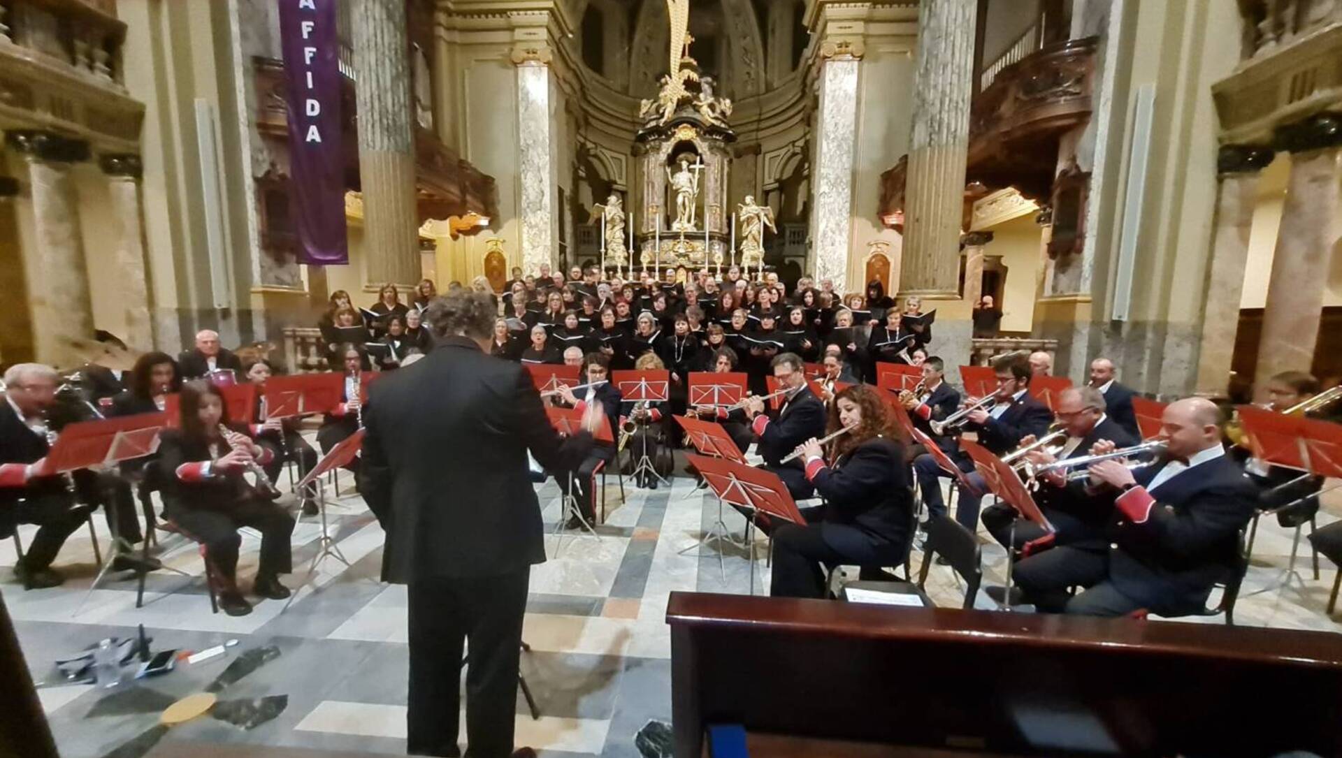 Concerto di Natale: il Corpo musicale cittadino di Saronno affascina la comunità