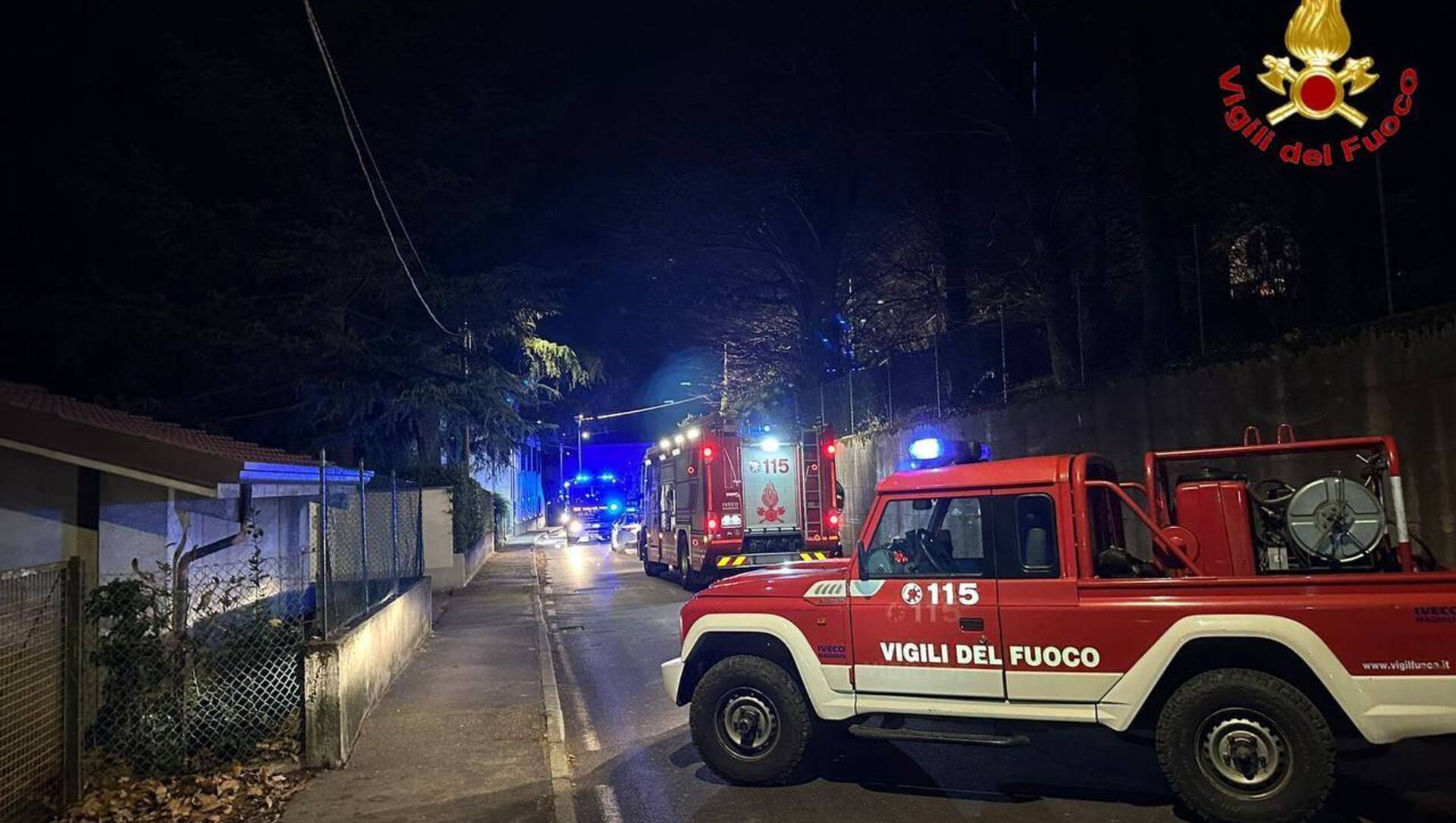 Incendio tetto a Varese, sul posto anche i pompieri di Tradate