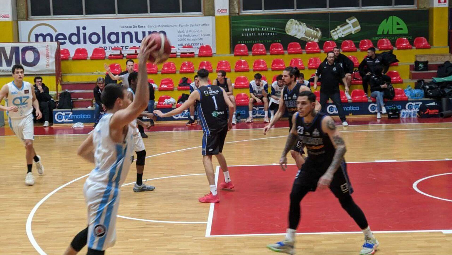 Basket serie B: derby stra-emozionante con Gallarate, vince Saronno