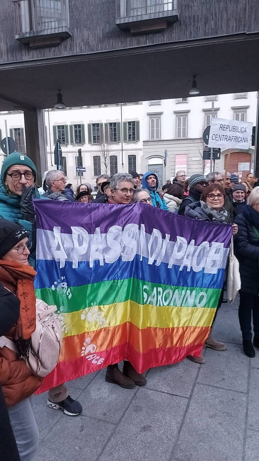 Quattro passi di pace alla marcia a Milano