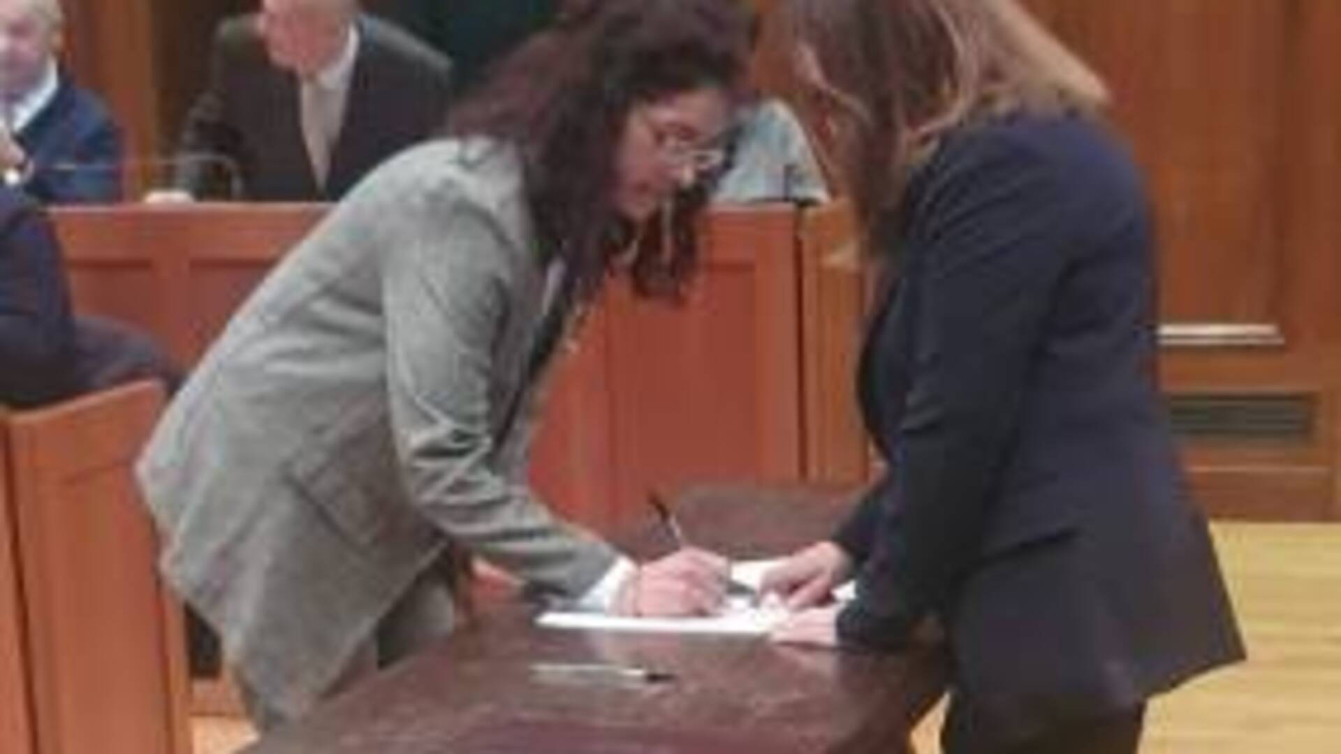 Solaro, Nilde Moretti firma l’adesione al protocollo contro la corruzione
