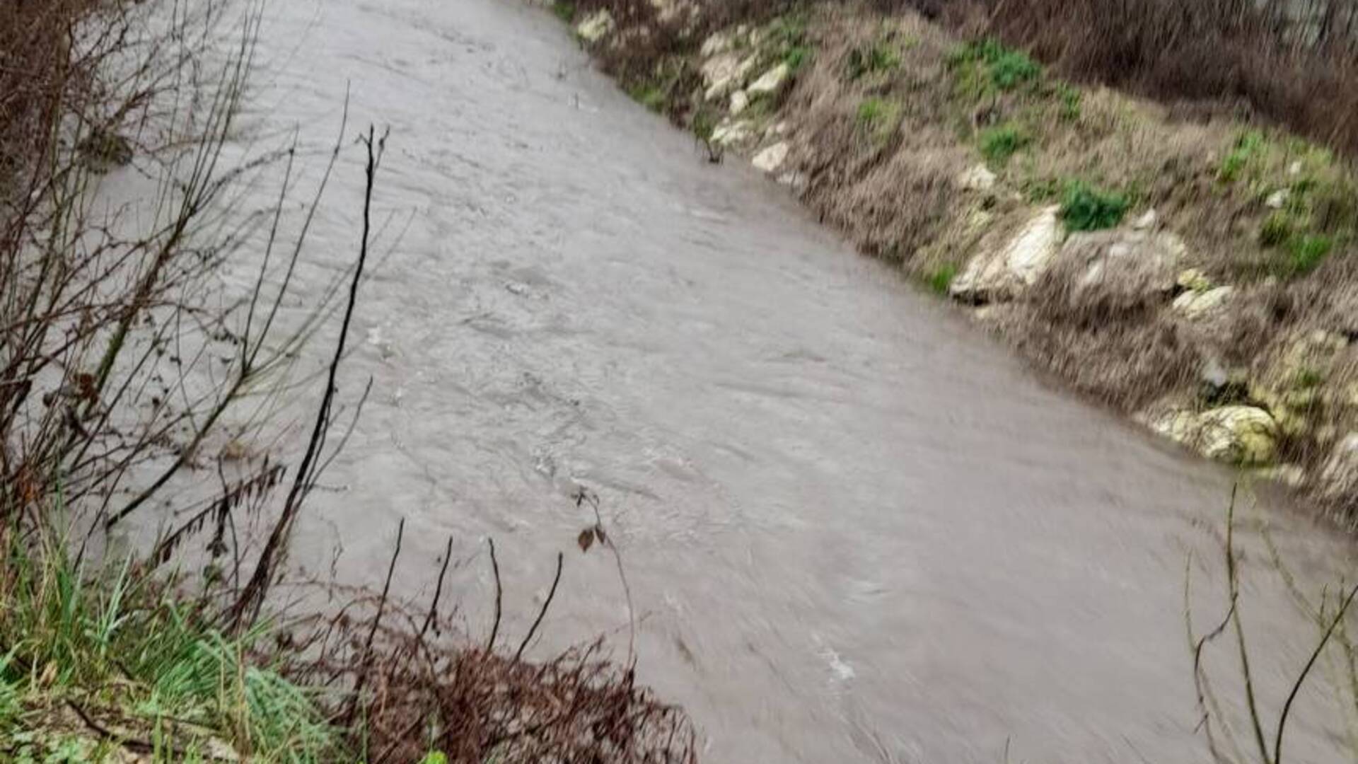 Maltempo: tengono le sponde del torrente Lura a Caronno Pertusella