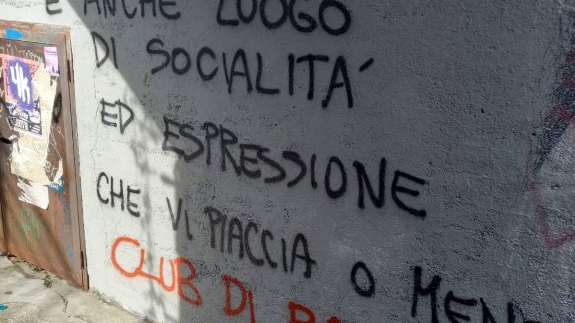 Graffiti sui muri ripuliti dal Rotaract, Comune: “Città decorosa dà fastidio ad una minoranza tanto piccola quanto dannosa”