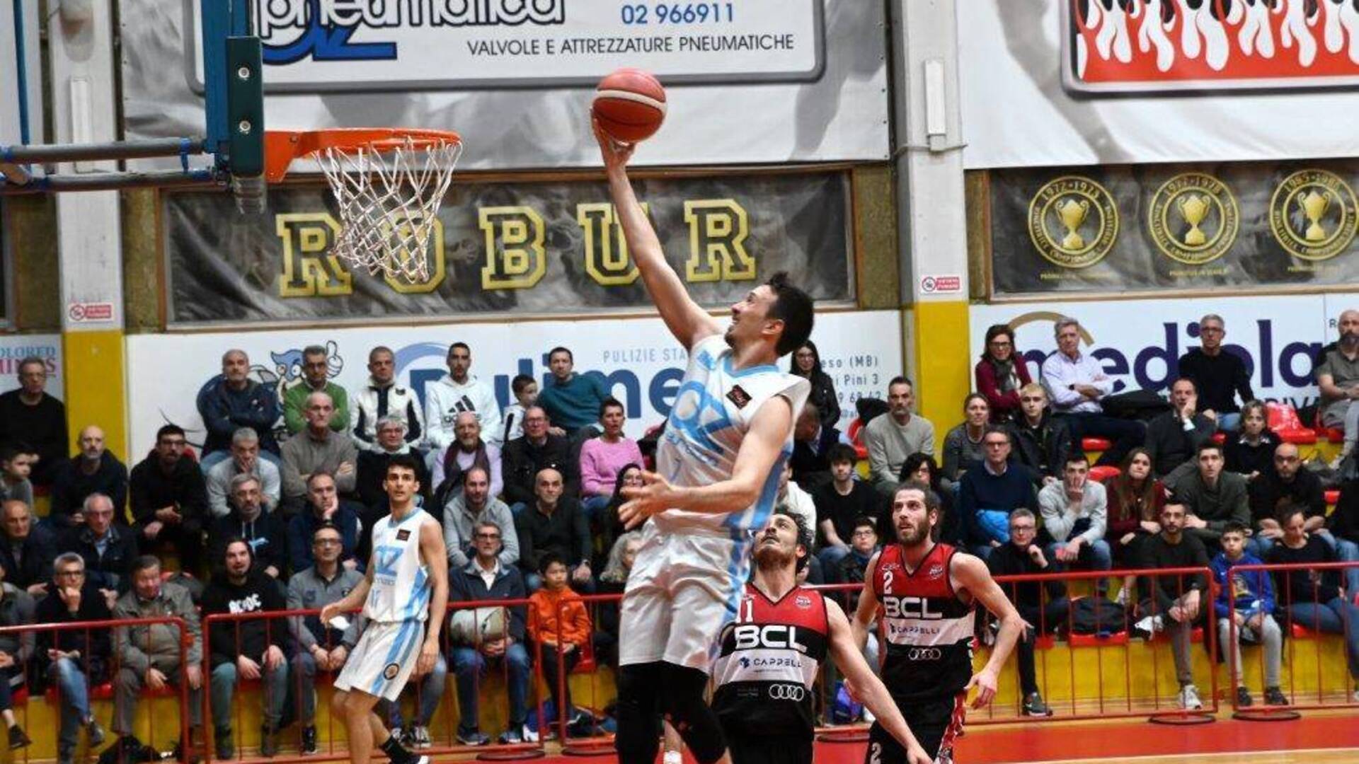 Basket, ottima vittoria della Robur contro Lucca (fotogallery)