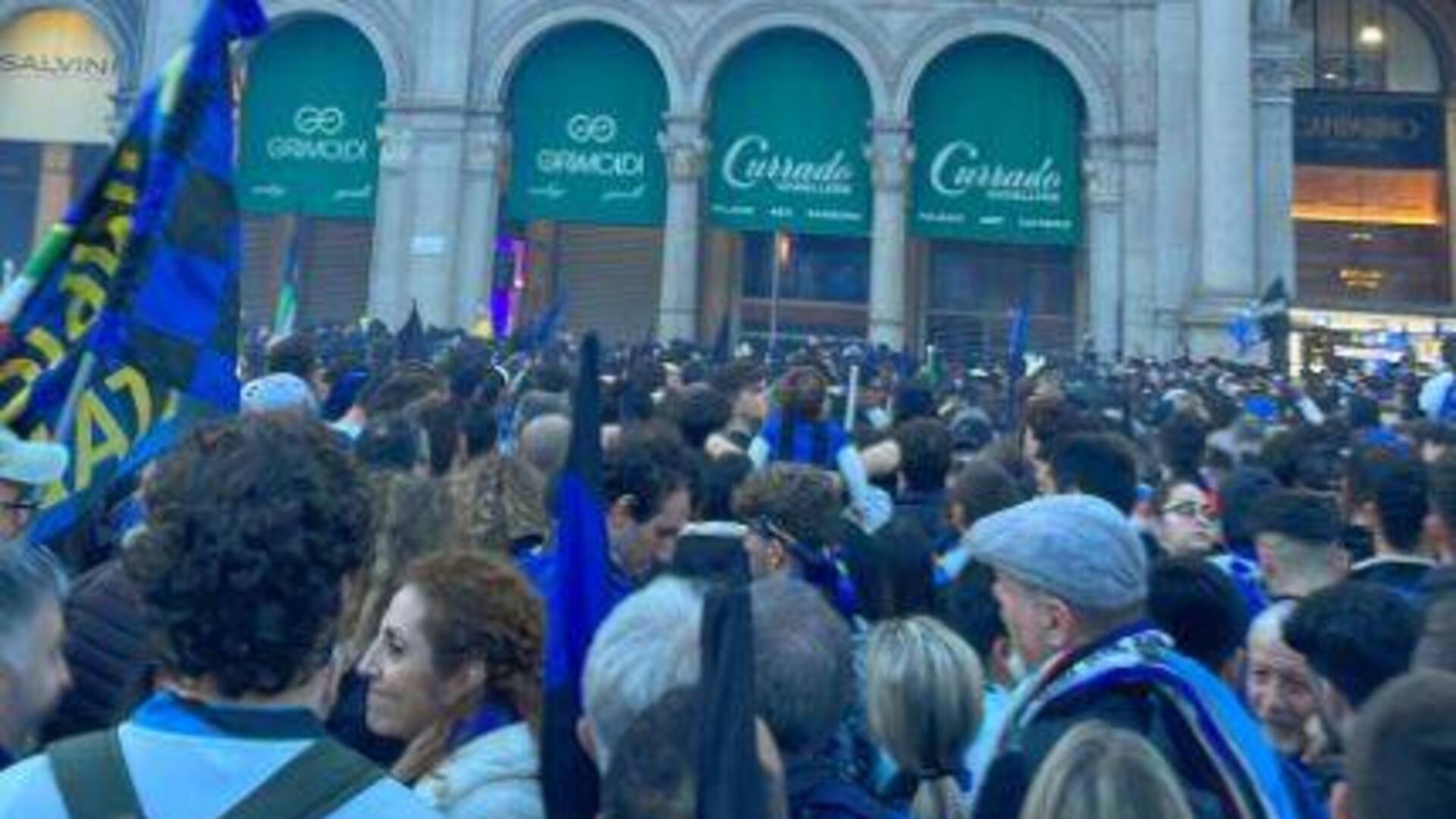 Festa scudetto Inter, anche i saronnesi in piazza Duomo