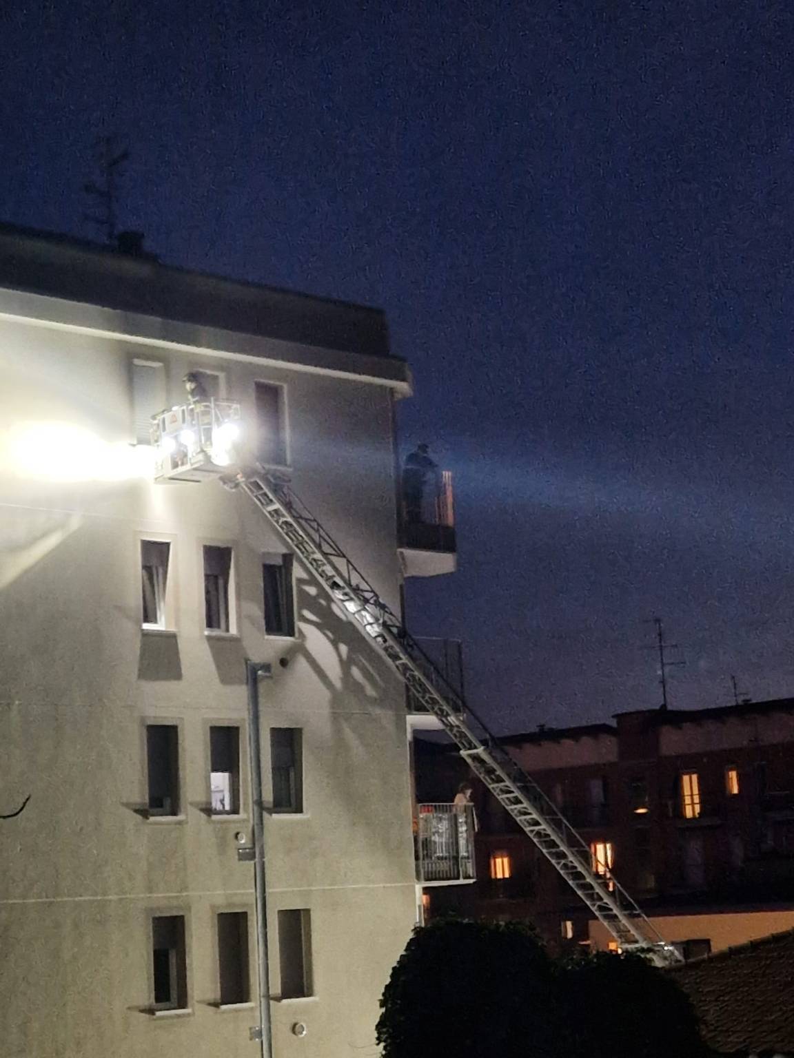 vigili del fuoco, ambulanza via Stampa Soncino