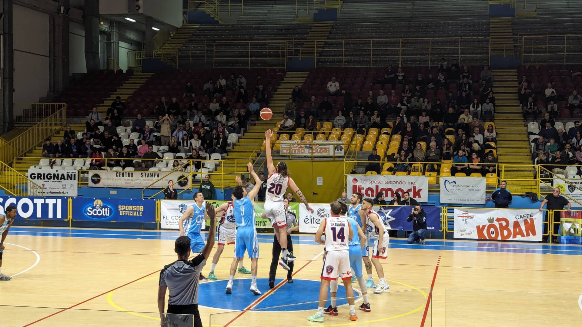 Basket, serie B playoff : l’Az Robur Saronno battuta da Pavia in gara 2, sabato la bella per la finale