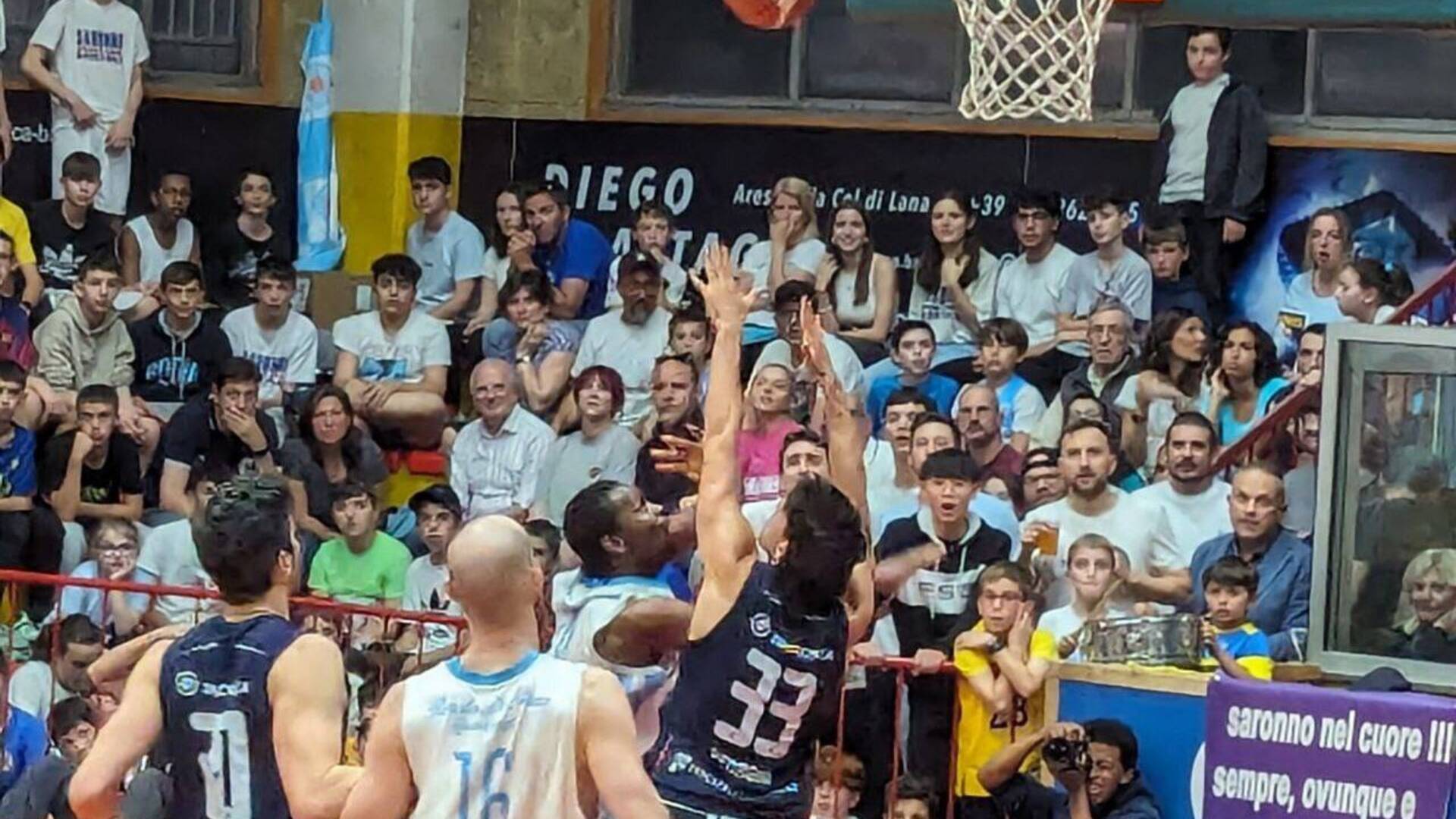 Basket, finale serie B: Az Saronno prende il largo con Cecina in gara 1