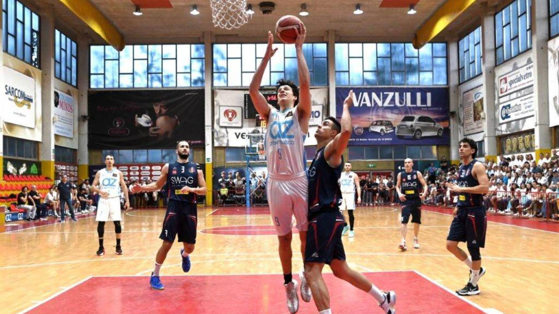 Basket, Serie B finale playoff : l’AZ Robur Saronno batte Cecina e si aggiudica gara 1
